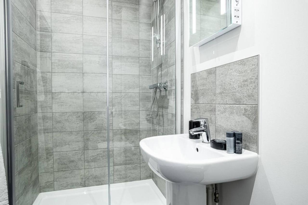 Bayard Apartments - 2 Bed Apartment Contractors Welcome بيتربرو المظهر الخارجي الصورة